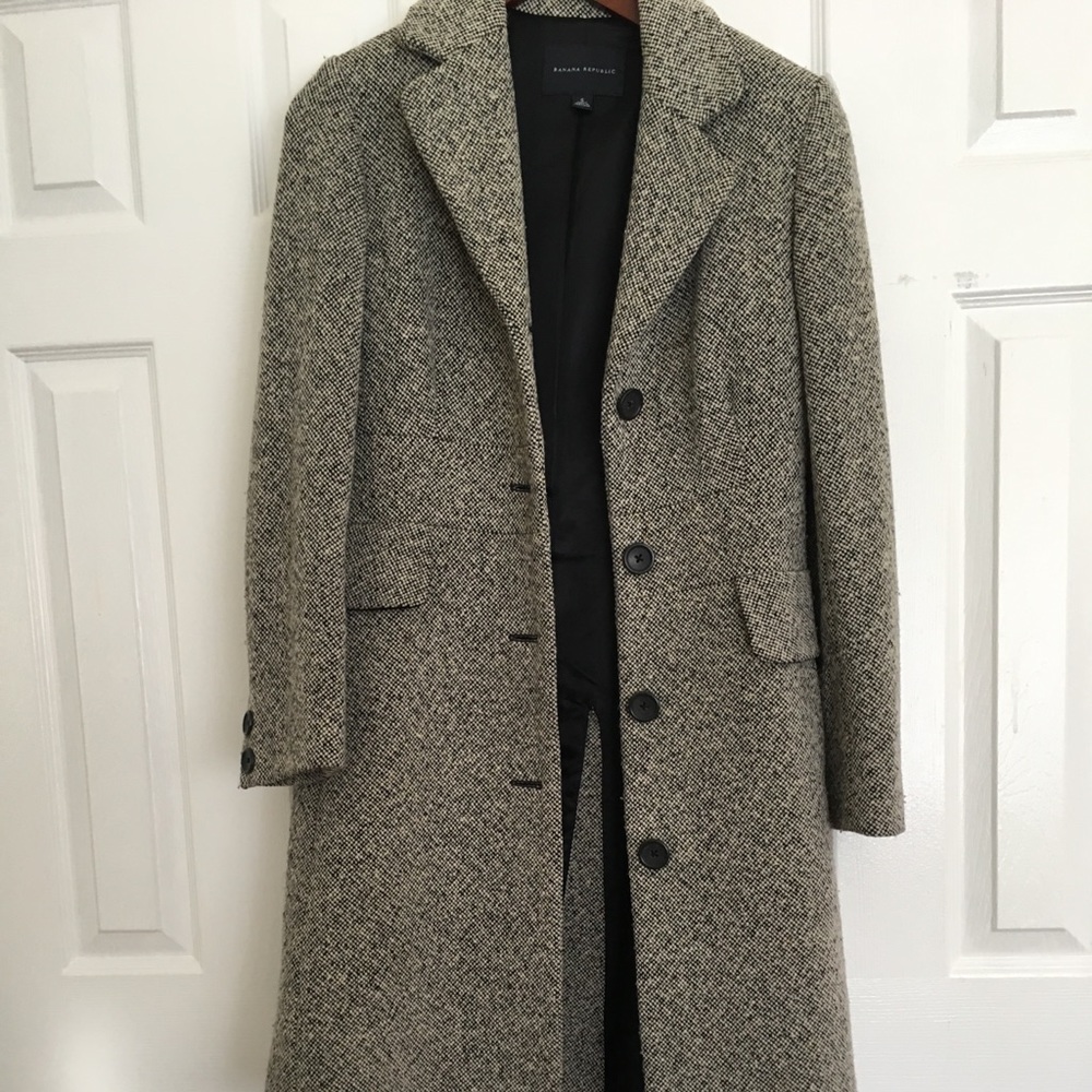 Coat down to the knee